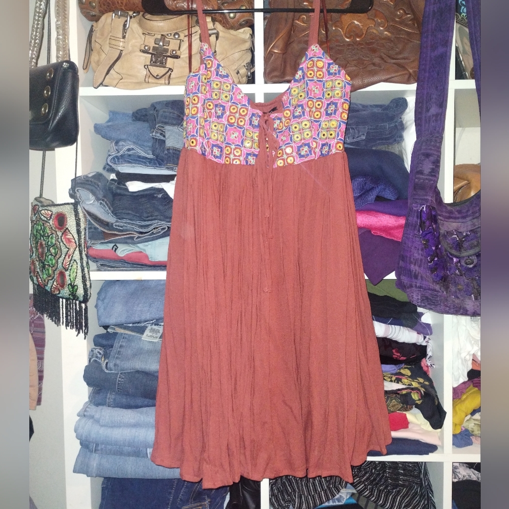 Romeo + Juliet Boho Patterned Sundress Size medium - Picture 4 of 11